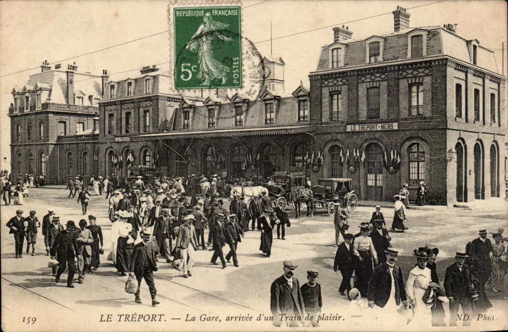 Le Tréport — A Estação, Chegada de um Trem de Prazer — ND. Fot. — n°159 - Frente