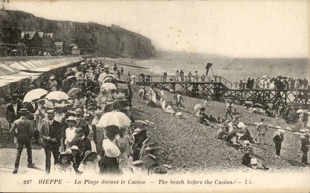 Dieppe — A Praia diante do Cassino — L.L. n°227 - Frente
