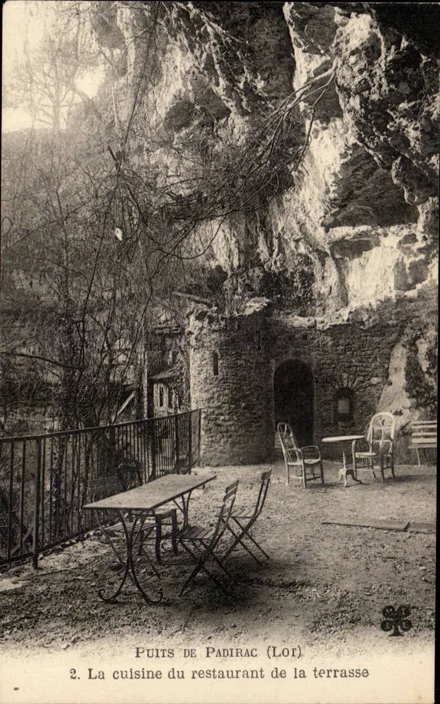 Fuits de Padirac (Loir) — Die Küche des Restaurantterrassen — n°2 - Vorderseite