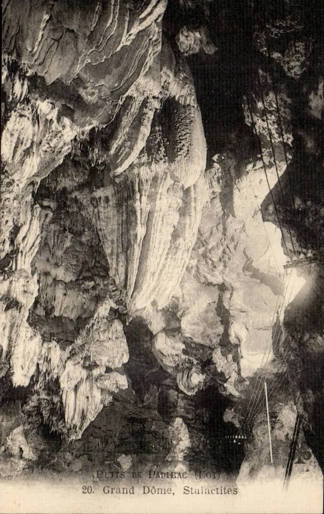 Grutas de Paderac (Lote) — Grande cúpula, Estalactites — n°20 - Frente