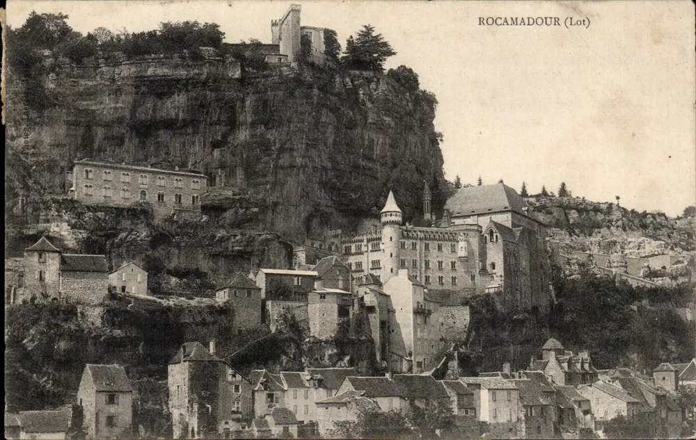 Rocamadour (Lot) — vista do vilarejo erguido em falésia — editor não identificado - Frente