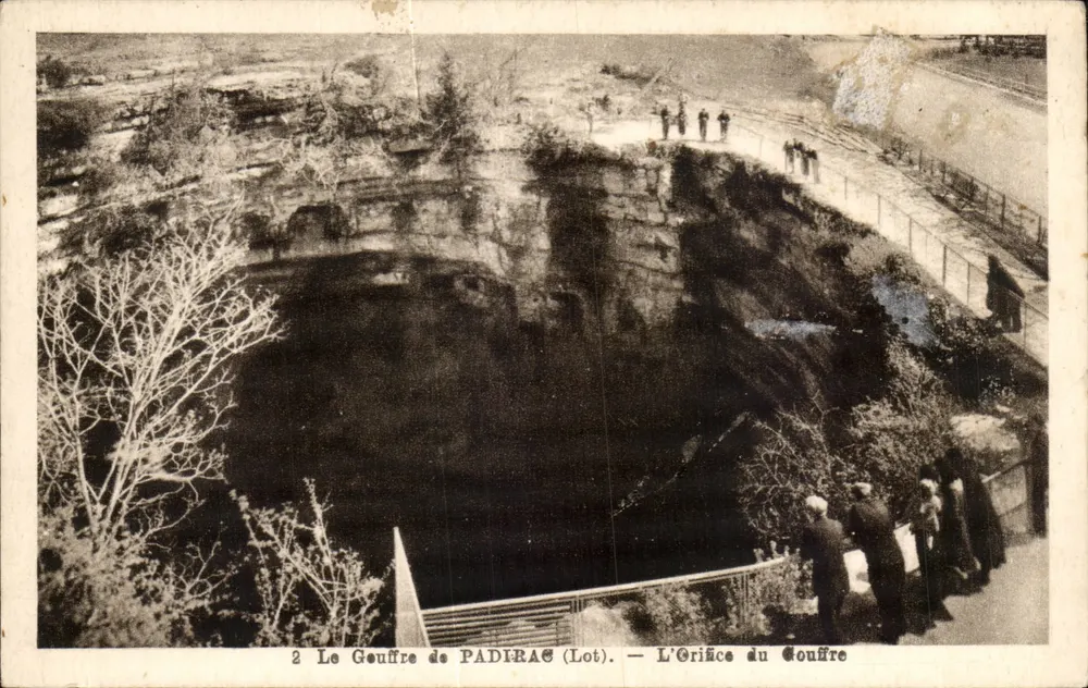 O Gouffre de Padirac (Lot) — A Abertura do Gouffre - Frente