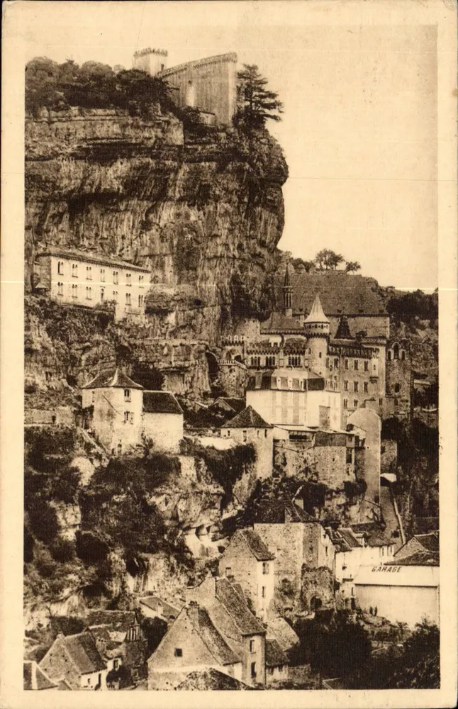 रोकामादूर — गांव के ऊपर वाले भाग का पैनोरमा — ले लॉट आइलस्ट्रे, संख्या 1571 - आगे