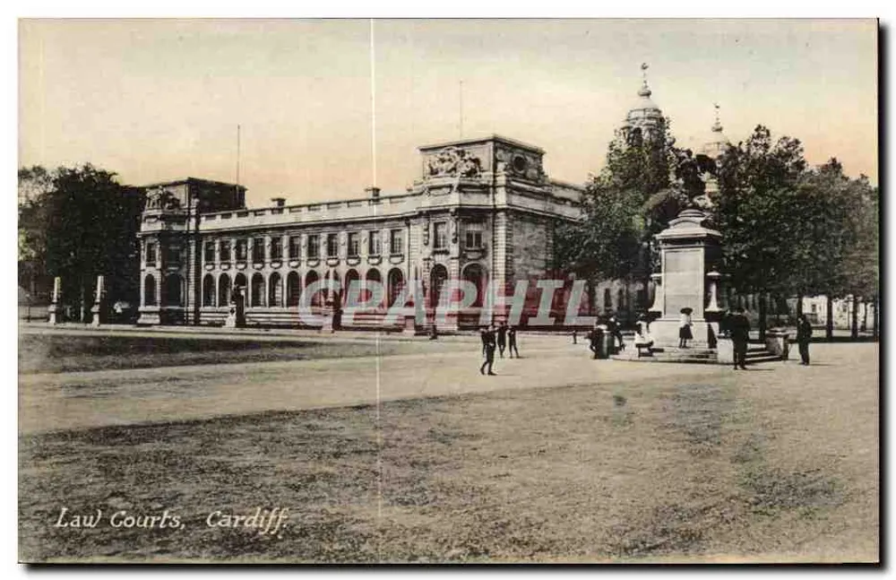 Law Courts, Cardiff — Ansicht des Gebäudes und des Denkmals — W.H.S. & S. Ltd. - Vorderseite