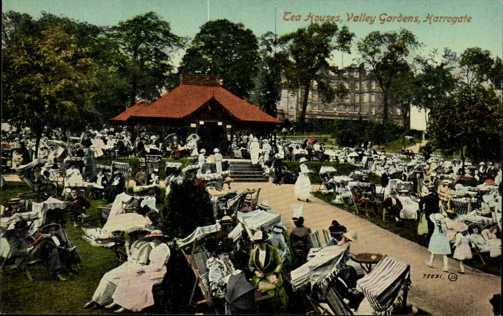 Tea Houses, Valley Gardens, Harrogate — lebendige Szene mit vielen Besuchern — Valentine's Series, n° 75691 - Vorderseite