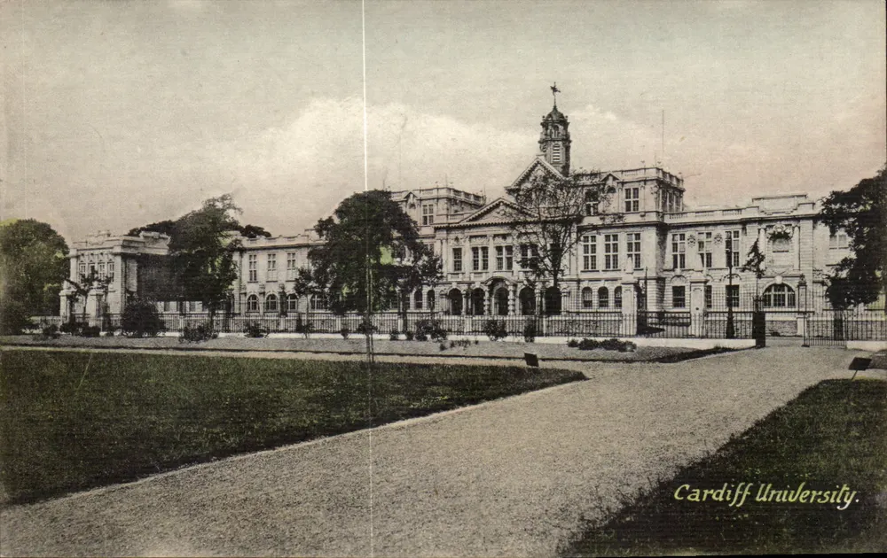 Cardiff University — Ansicht des Hauptgebäudes — W.H.S. & S. (Ldn.) - Vorderseite