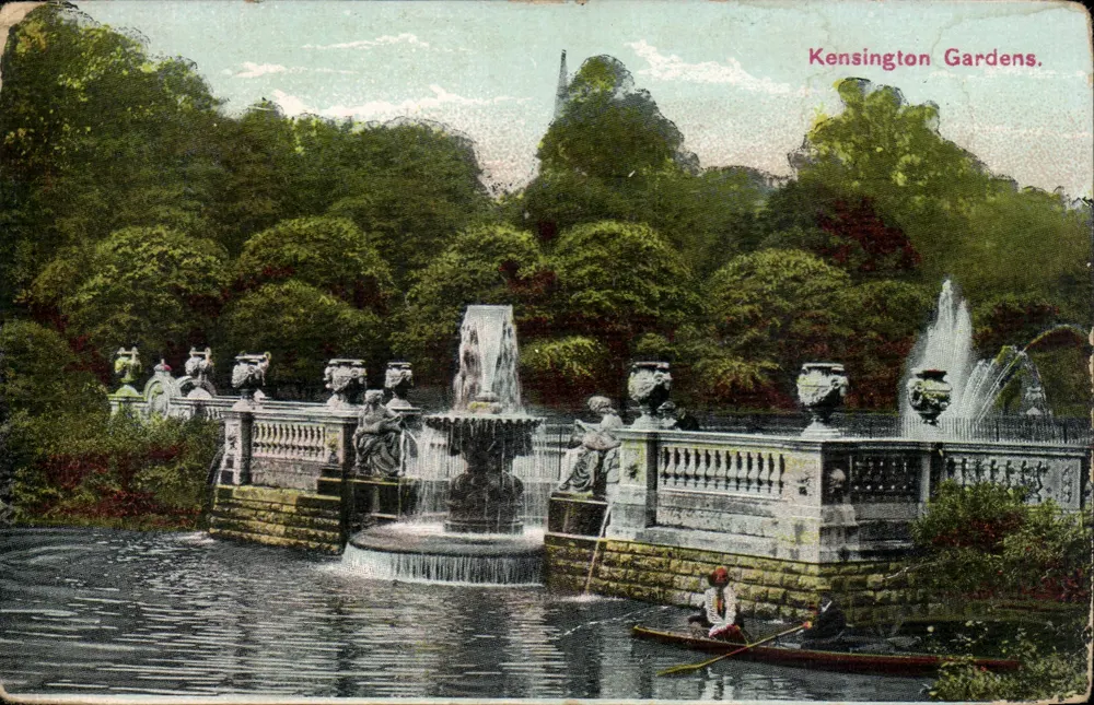 Fontaine von Kensington Gardens — Ansicht des Sees und Bootes — unbekannter Verlag, Seriennummer nicht sichtbar - Vorderseite