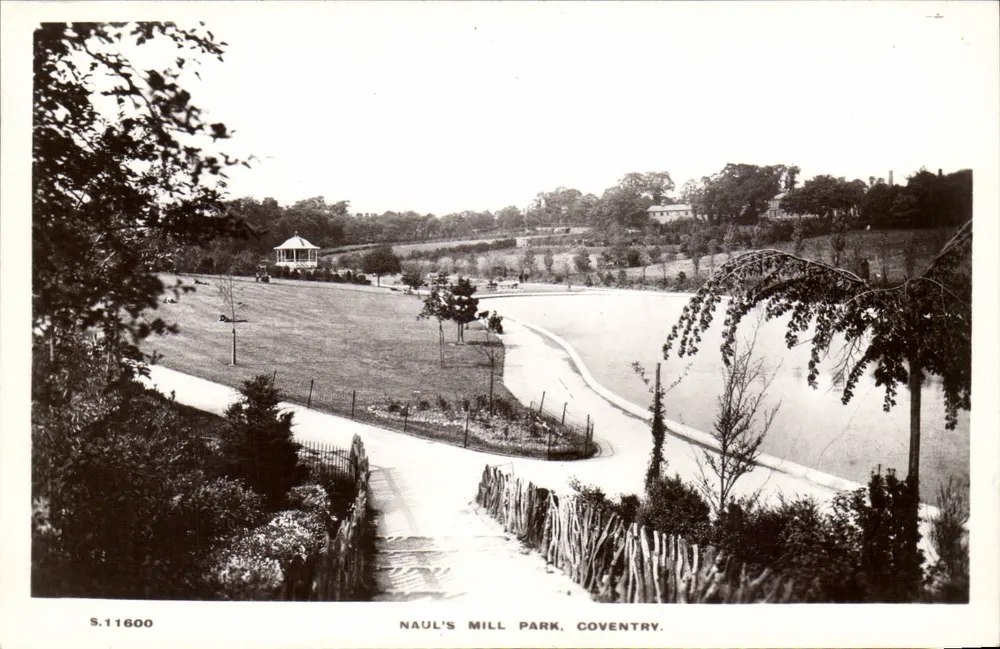 Naull's Mill Park, Coventry — Panoramablick mit Teich und Kiosk — Kingsway Real Photo Card Nr. S.11600 - Vorderseite