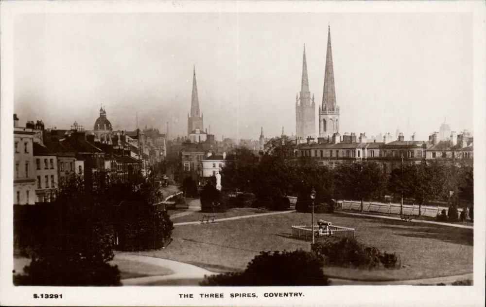 Die drei Pfeile, Coventry — S.13291 — Kingsway Real Photo Card - Vorderseite