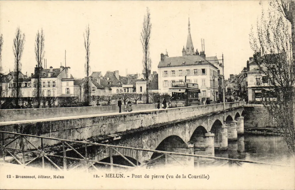 MELUN - Steinbrücke (von Courtille aus gesehen) — Brossonnot, Verlag Melun, Nr. 12 - Vorderseite