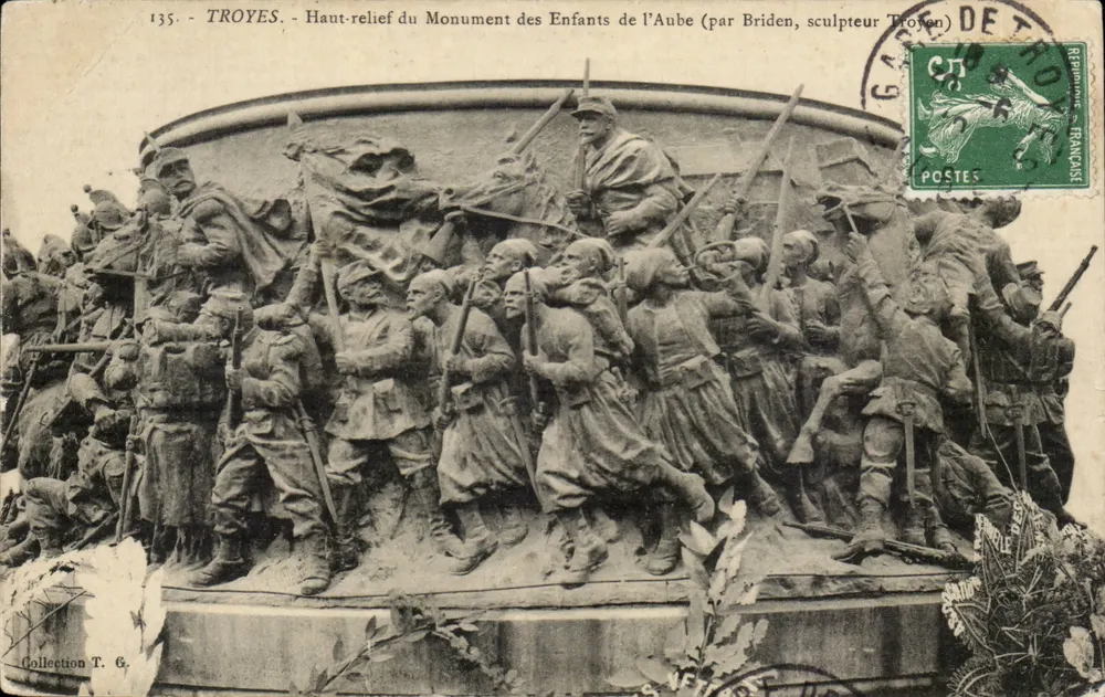 Troyes - Relief des Denkmals der Kinder der Aube (von Briden, Bildhauer Troyon) - Vorderseite