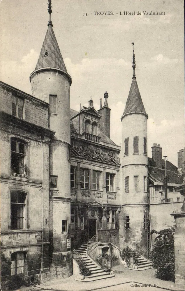 Troyes - Het Hotel de Vauluisant — Collectie T.G. — nr. 73 - Voorkant