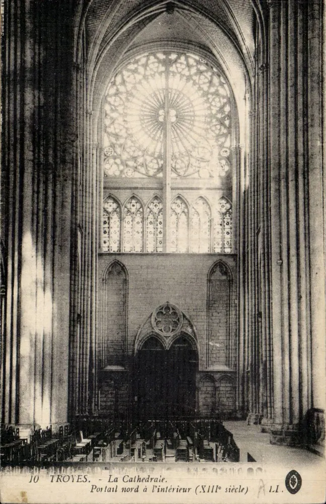 Troyes - Die Kathedrale. Innenansicht des nördlichen Portals (13. Jahrhundert) — Levit Fils & Cie, n°10 - Vorderseite