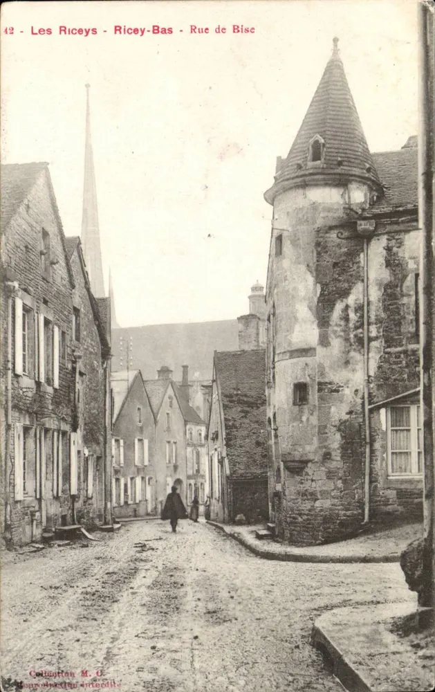 Les Riceys - Ricey-Bas - Rue de Bise — uitzicht op de straat met ronde toren en kerk — uitgave Coilliotton M. O. - Voorkant