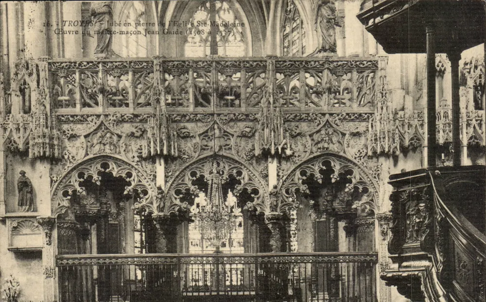 Troyes — Jubé em pedra da Igreja de Santa Madeleine — obra do mestre pedreiro Jean Guide (1508-1517) - Frente