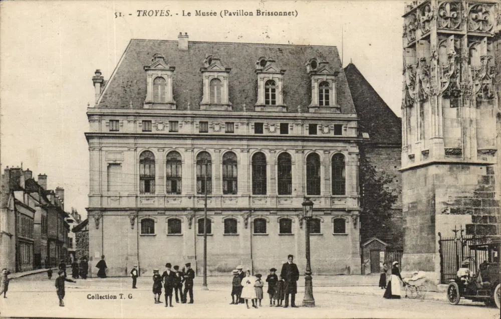 Troyes - O Museu (Pavilhão Brissonnet) — Coleção T. G. - Frente