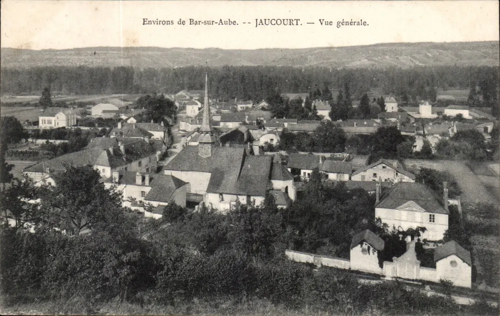 Jaucourt — Vista geral — Environs de Bar-sur-Aube - Frente