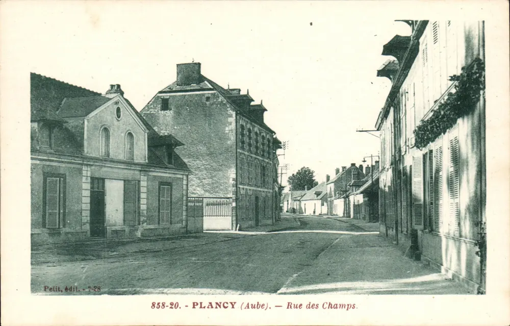 Plancy (Aube) — Rue des Champs — Petit, editor 7-28 - Frente