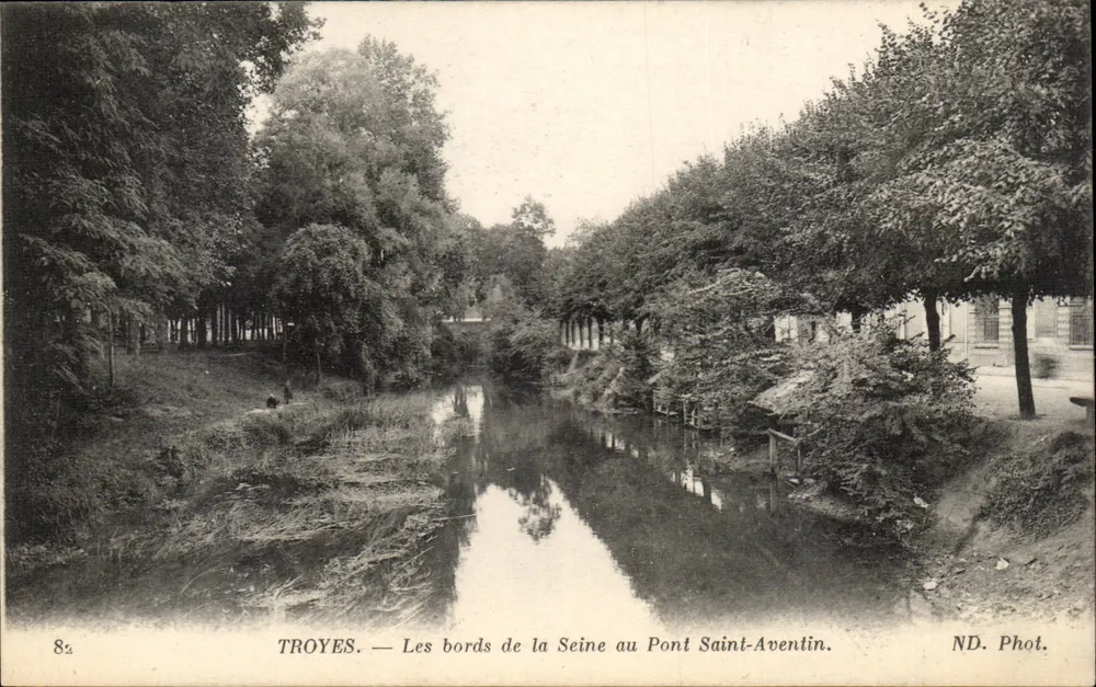Troyes — Ansicht der Ufer der Seine am Pont Saint-Aventin — ND. Phot. - Vorderseite