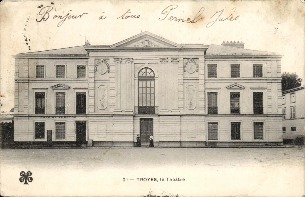 Troyes, o Teatro — 21 — editor MTIL - Frente