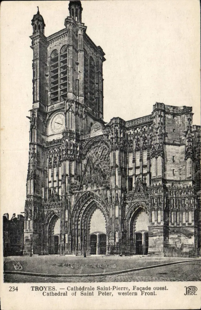 Troyes — Catedral de São Pedro, Fachada oeste — ND Fot. - Frente