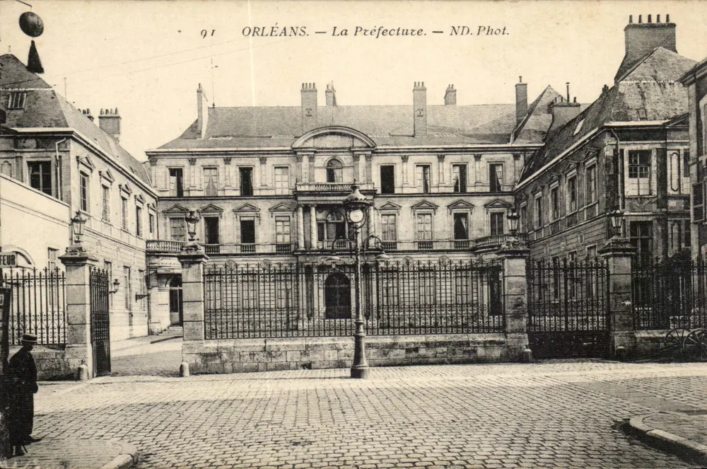 Orléans — A Prefeitura — ND. Fotografia - Frente