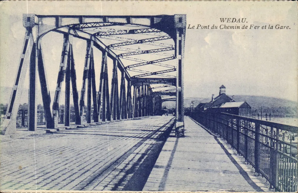 WEDAU. — Die Eisenbahnbrücke und die Station. - Vorderseite