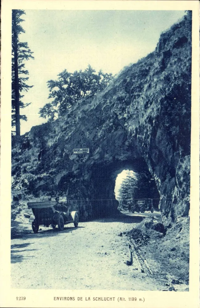 Nos arredores da Schlucht (Alt. 1189 m.) — Rocha do Diabo — Edição Boehler - Frente