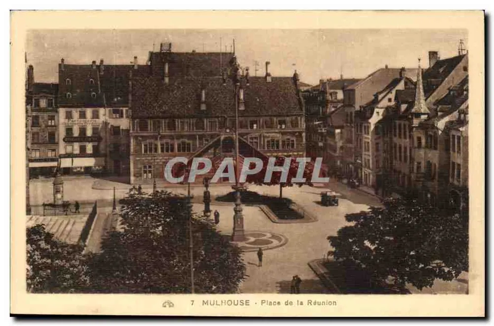 Mulhouse - Place de la Réunion — vista panorâmica com monumento central e edifícios históricos - Frente