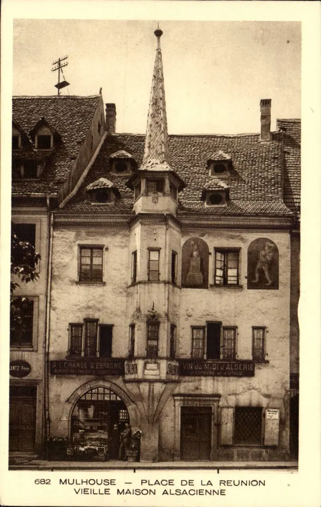Mulhouse — Altes elsässisches Haus — Place de la Réunion - Vorderseite