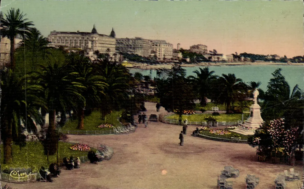 Cannes — Die Gärten — Die Statue von Edward VII — Die Grand Hotels — Foto von Olivier Macon - Vorderseite