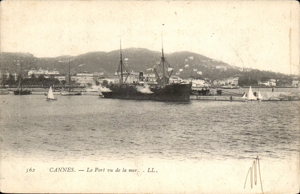 CANNES — O Porto visto do mar — LL. n° 562 - Frente