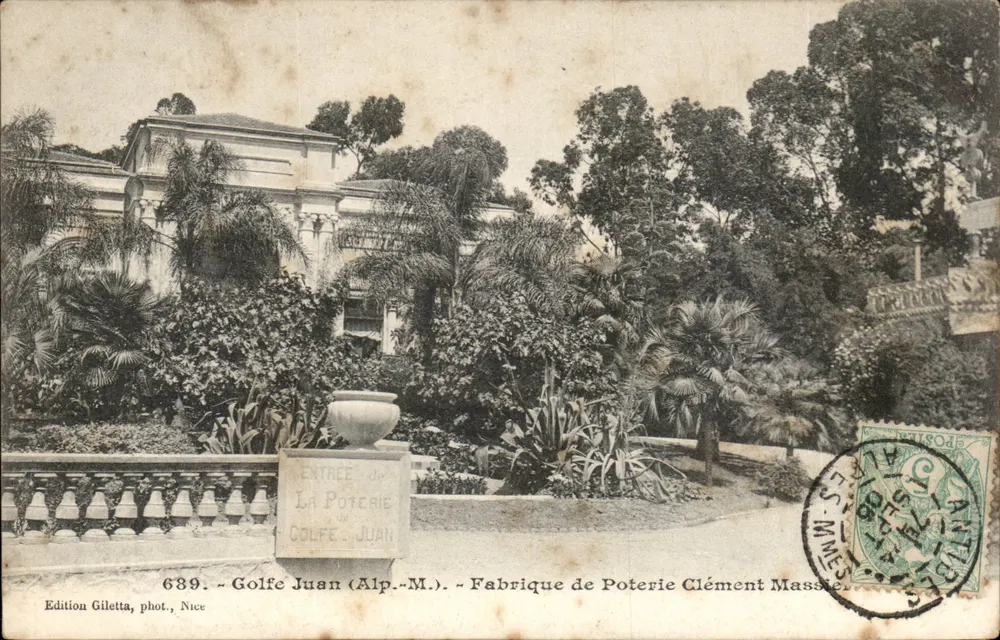 Eingang zur Töpferei in Golfe-Juan — Fabrique de Poterie Clément Massié — Édition Giletta, phot., Nice, Nr. 689 - Vorderseite