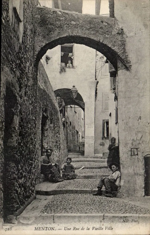 Menton — Eine Straße im Altstadtviertel — ND Phot, Nr. 728 - Vorderseite