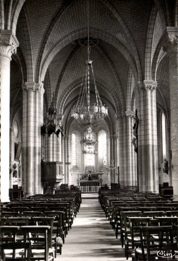 Sainte-Maure-de-Touraine — Interior da igreja — Fotografia de M. Macon - Frente