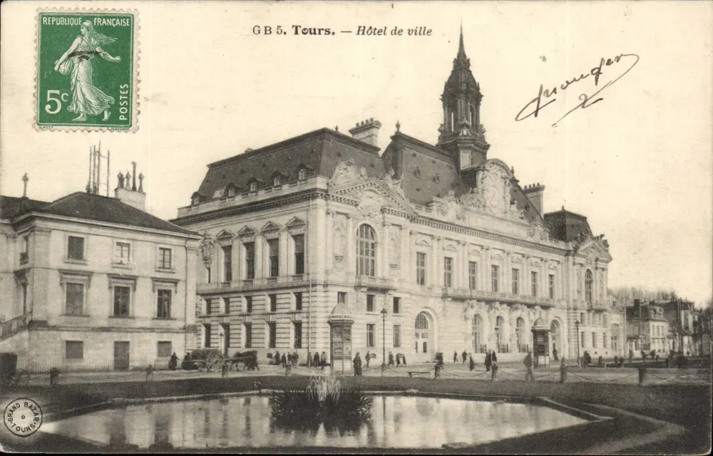 Tours — Stadhuis — Grote Bazaar van Tours - Voorkant