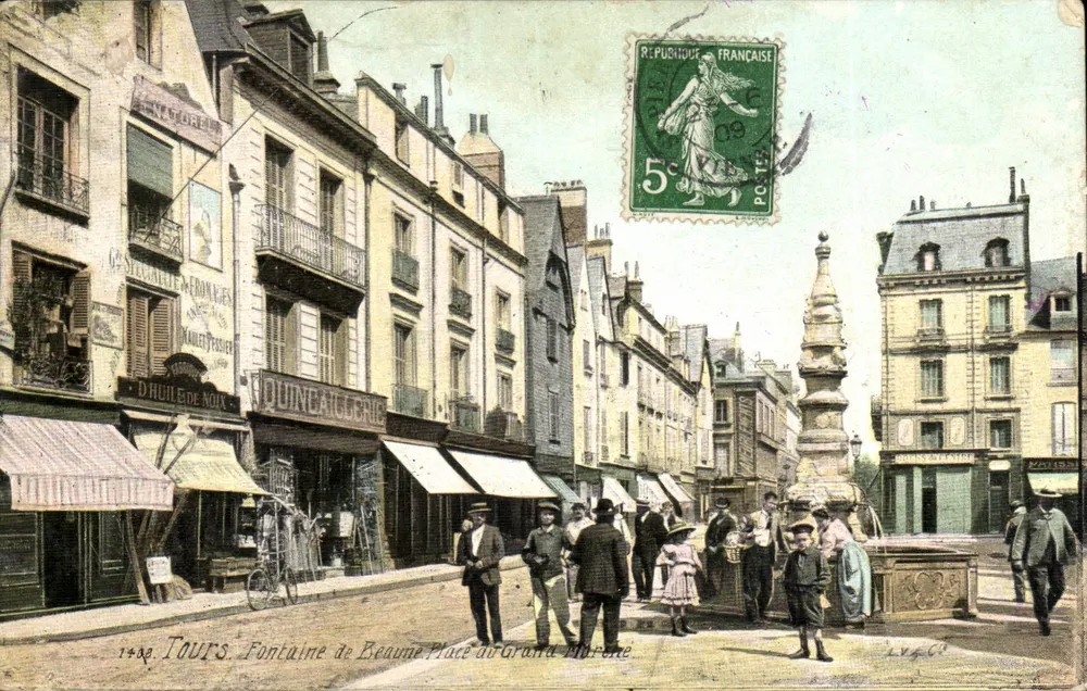 Tours. Fontaine de Beaume - Place du Grand Marché — Ausgabe der Magasins de l'Hôtel-de-Ville - Vorderseite