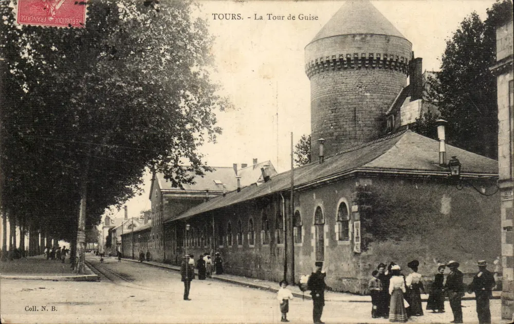 Tours - A Torre de Guise — editor N. B. Coll. - Frente