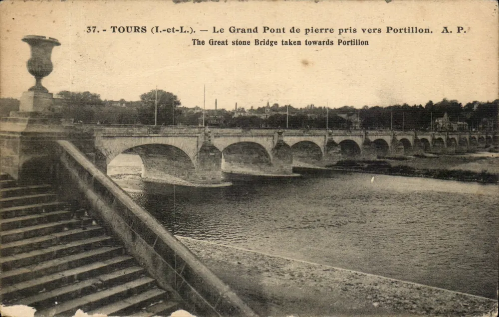 Tours (Loire-et-Cher) — Der Große Steinbrücke von Portillon — A.P. - Vorderseite