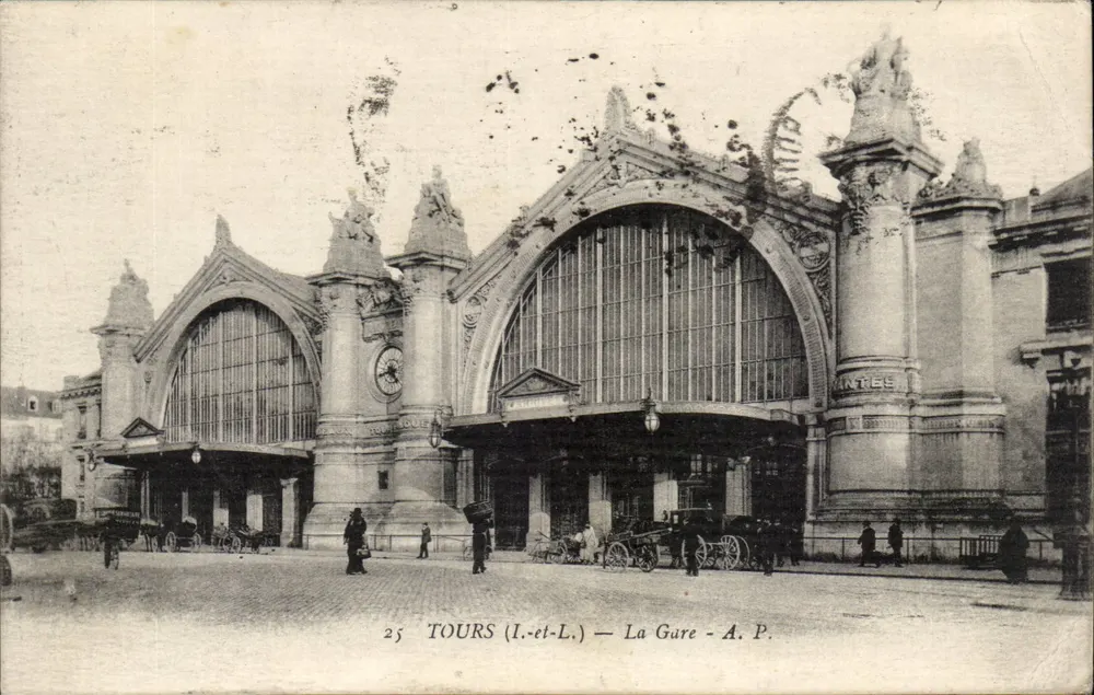 Tours (Indre-et-Loire) — A Estação — A.P. - Frente