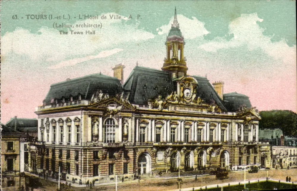 Tours (Indre-et-Loire) — A Vista do Hotel de Ville — A. P. (Laloux, arquiteto) - Frente
