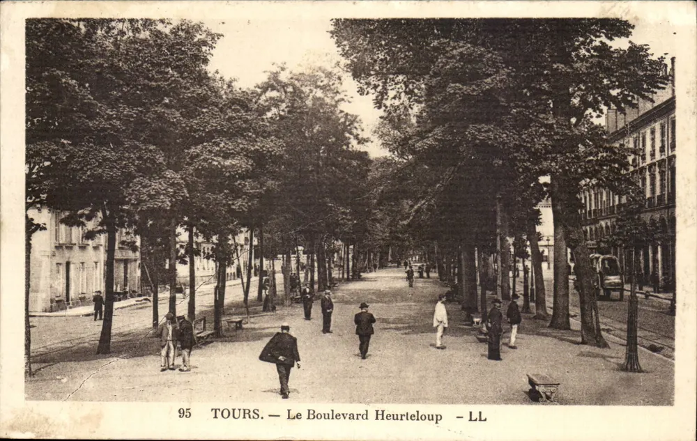 Tours — O Boulevard Heurteloup — LL - Frente