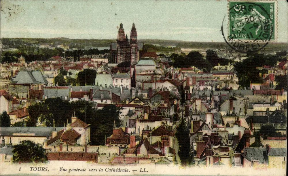 Tours — Vista geral em direção à Catedral — LL. - Frente