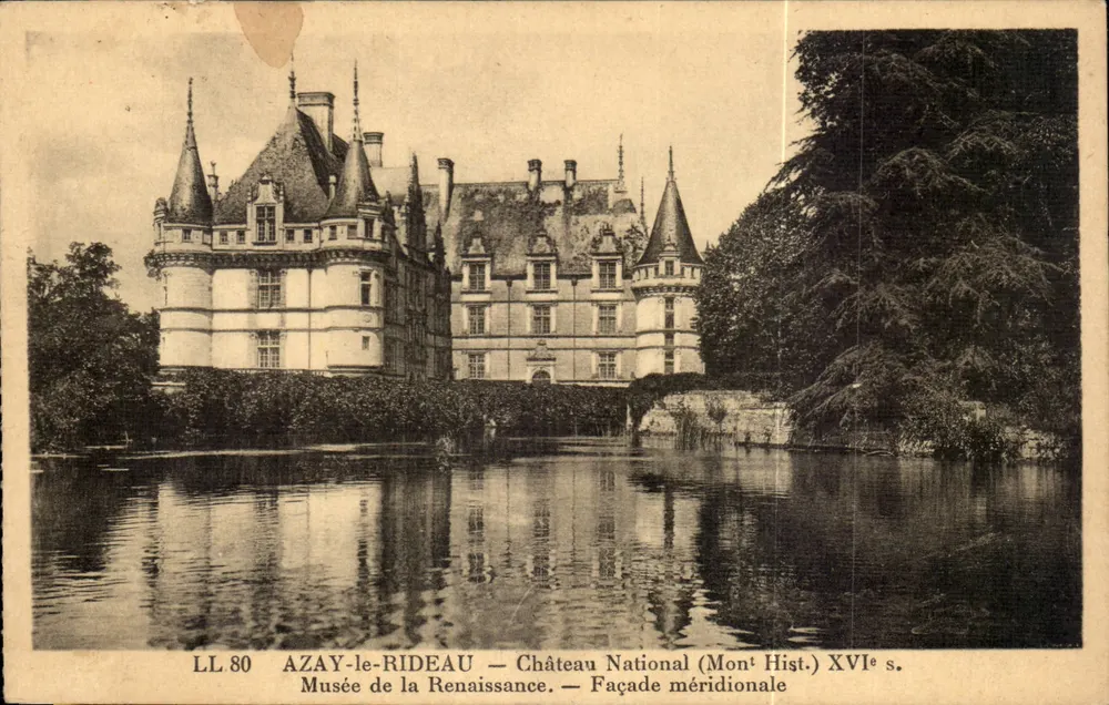 Azay-le-Rideau — Castelo Nacional (Mont Hist.) Século XVI — Museu da Renascença — Facha Meridional - Frente