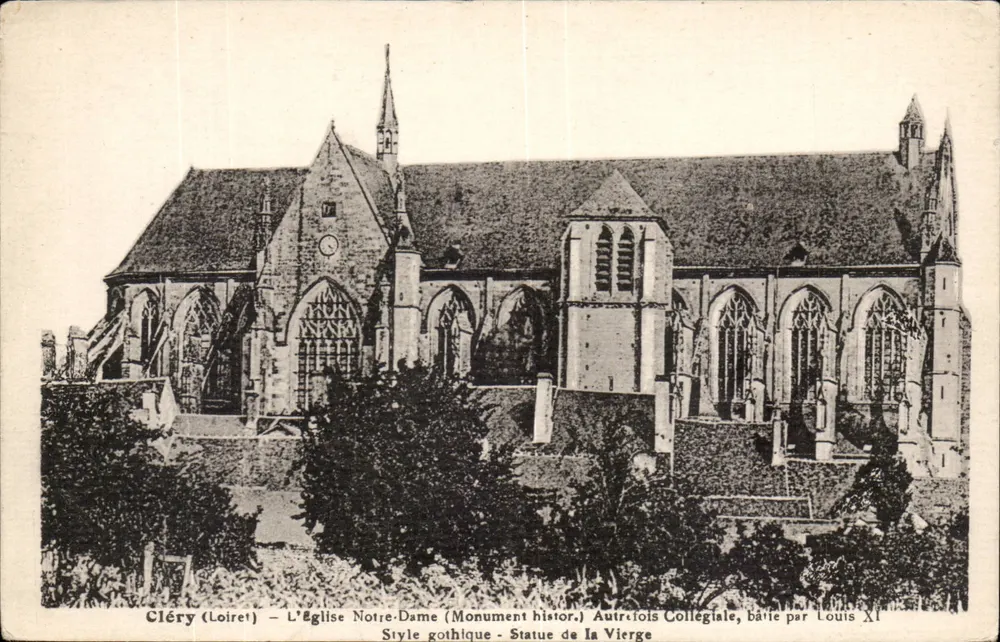 Cléry (Loiret) — Kirche Notre-Dame (Historisches Denkmal) — Ehemals Kollegiatstift, erbaut von Ludwig XI — Gotischer Stil — Statue der Jungfrau - Vorderseite