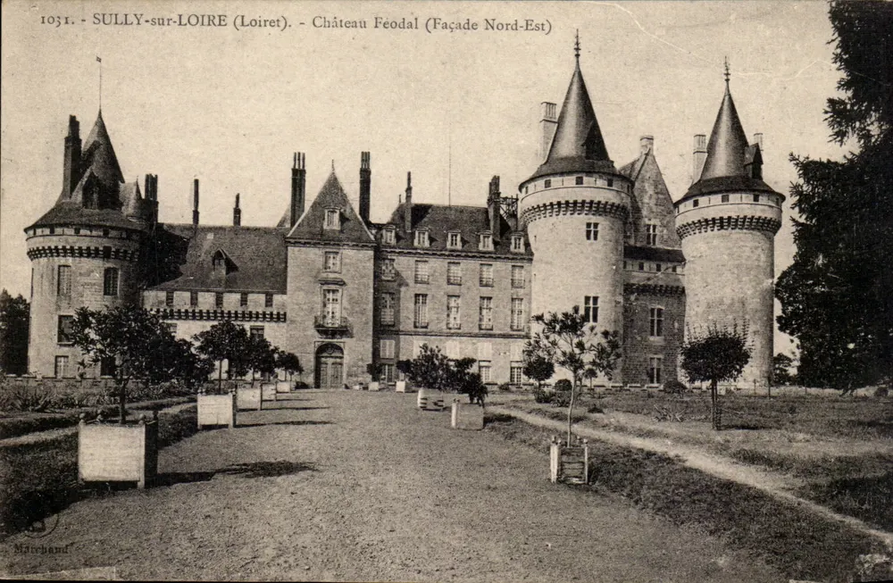 SULLY-sur-LOIRE (Loiret) — Castelo Feudal (Fachada Nordeste) — Marchand, n° 1031 - Frente