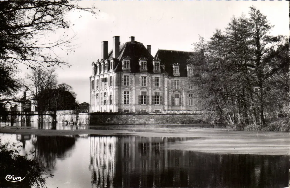 Het Kasteel van La Ferté-Saint-Aubin — Oostzijde — Fotograaf Pim - Voorkant