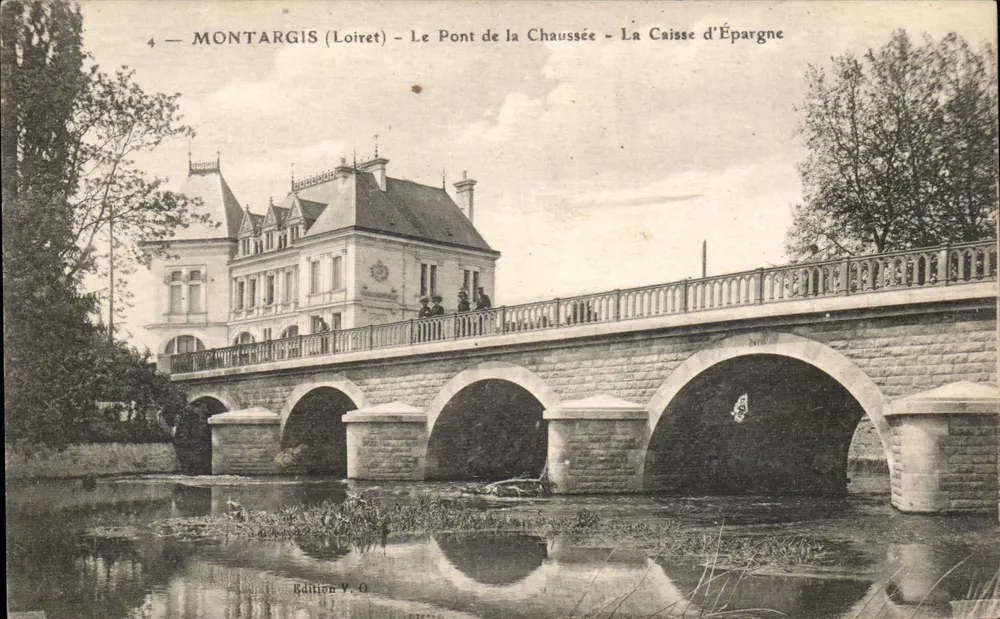 Montargis (Loiret) — Der Pont de la Chaussée und die Sparkasse — Édition Y. O. - Vorderseite