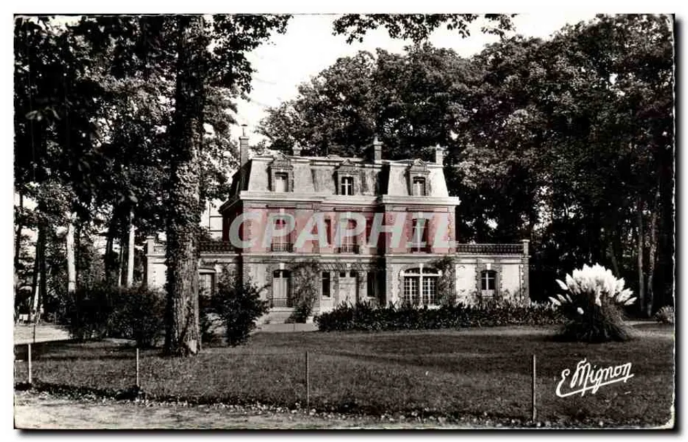 Villa in einem bewaldeten Park — Nogent-sur-Vernisson — Verlag Mignon - Vorderseite
