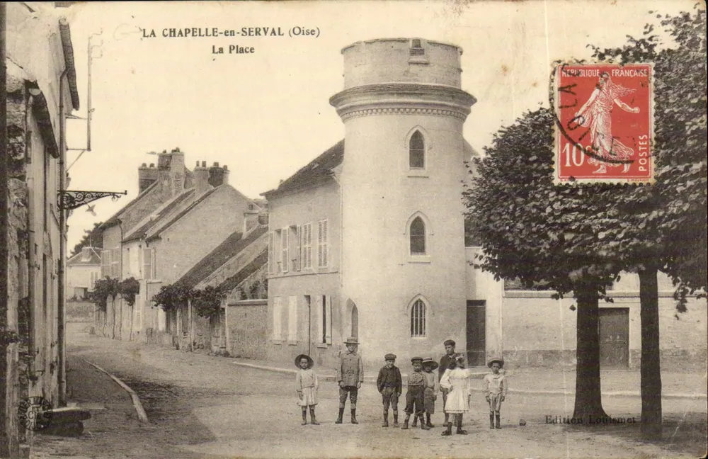 La Chapelle-en-Serval (Oise) — Het plein — Uitgave Louismet - Voorkant